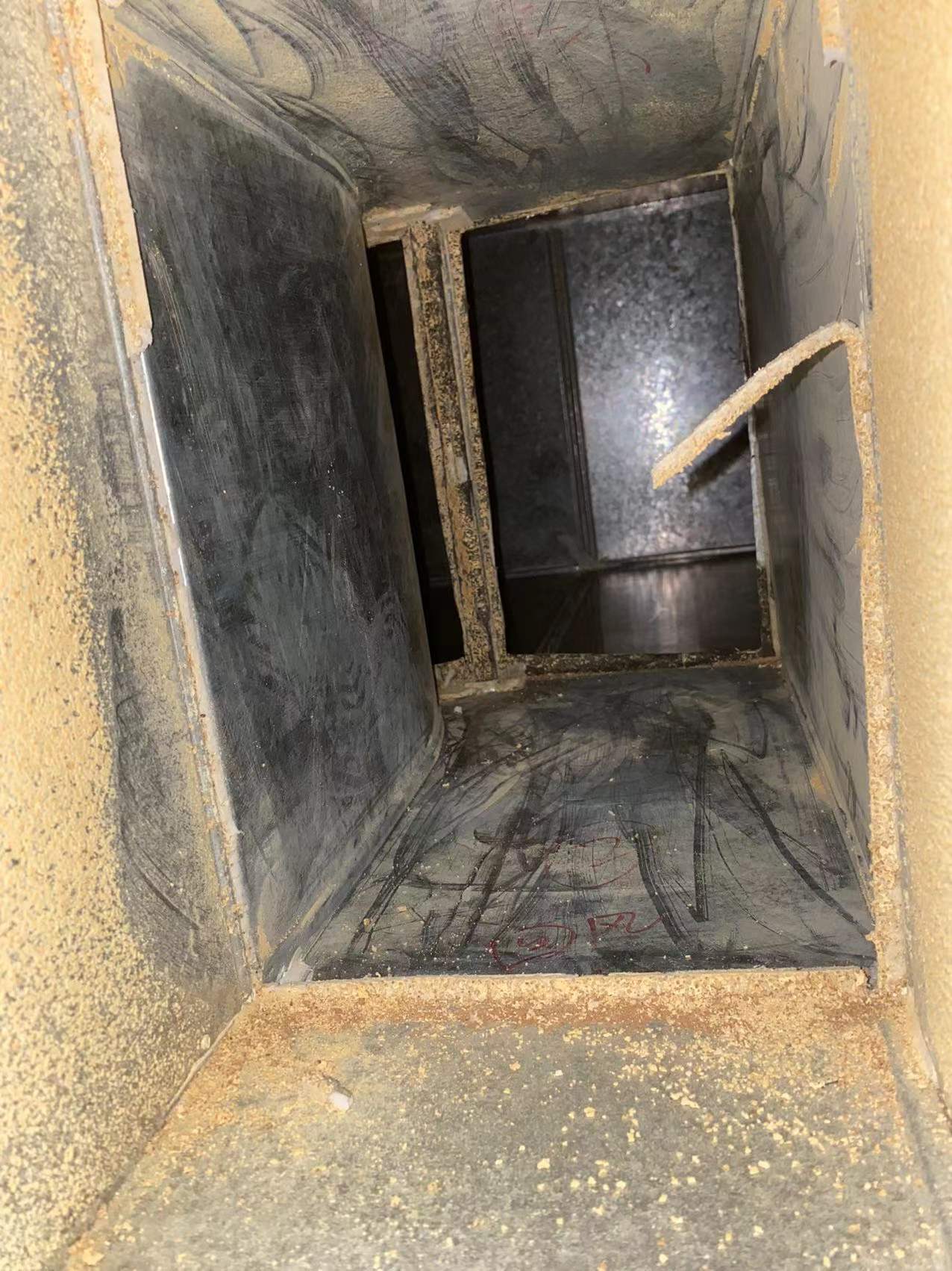 中央空调通风管道清洗全指南：保障健康与舒适的必备步骤-中央空调管道清洗-空调通风管道清洗